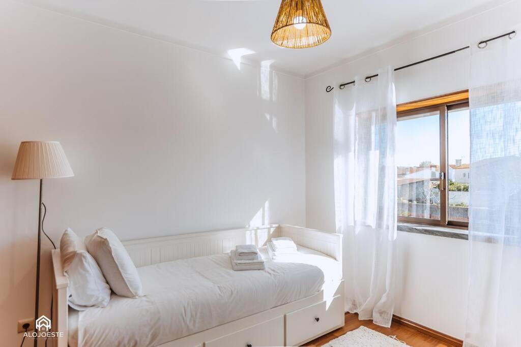 Casa Do Patio - 3 Bedrooms, Ponte Rol Torres Vedras Exterior foto