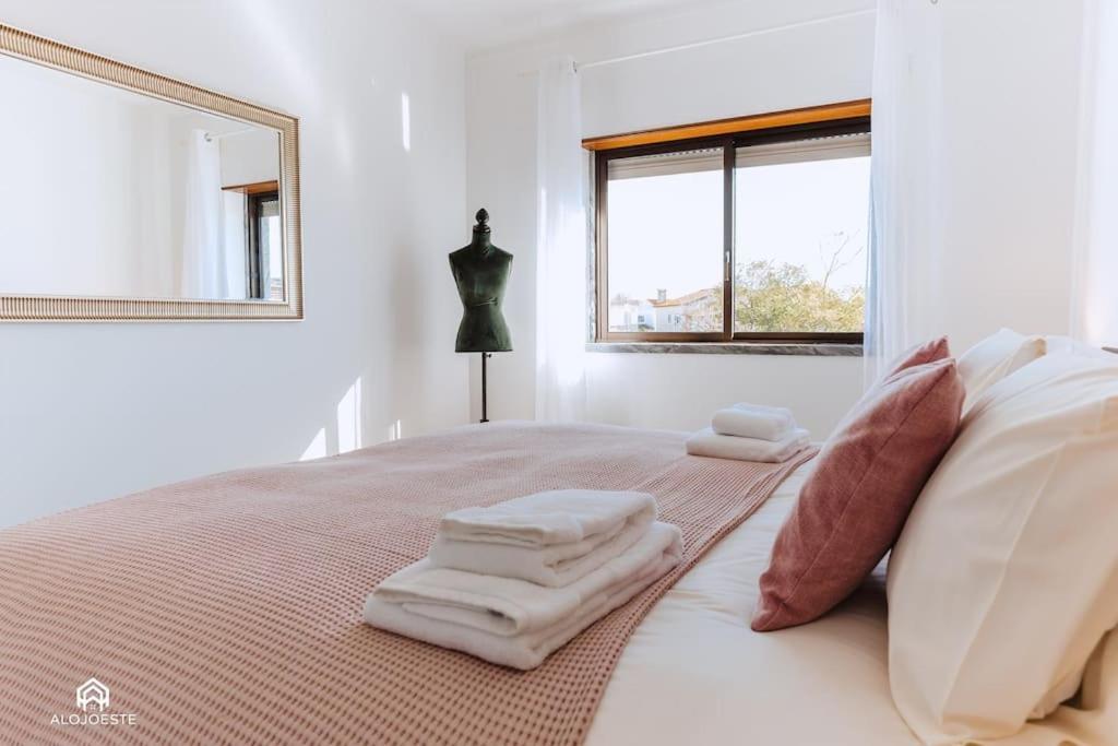 Casa Do Patio - 3 Bedrooms, Ponte Rol Torres Vedras Exterior foto